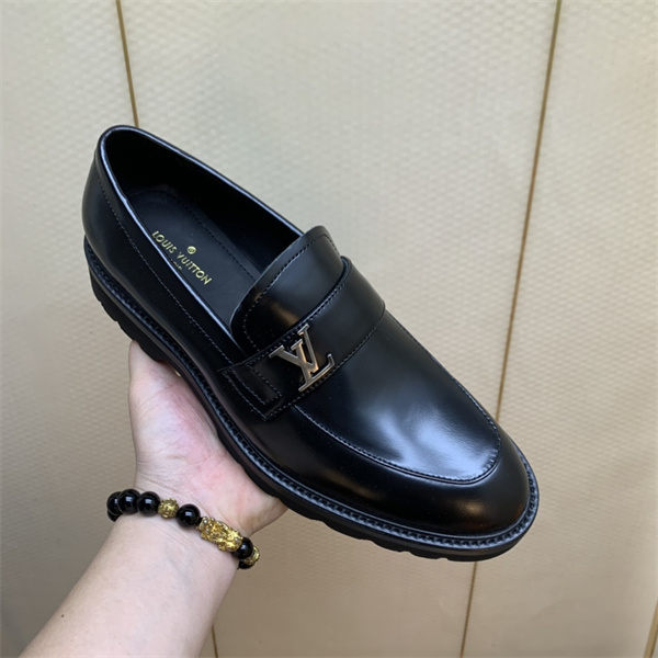 Lv Loafer 007