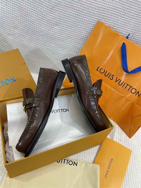Lv Loafer 049