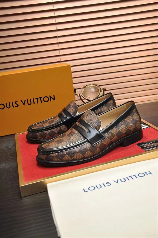 Lv Loafer 060