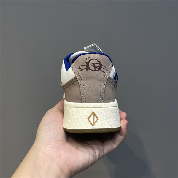 Dr x Travis Scott Sneaker