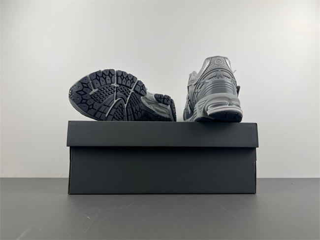 New Balance Concrete Silver Metallic M1906AG